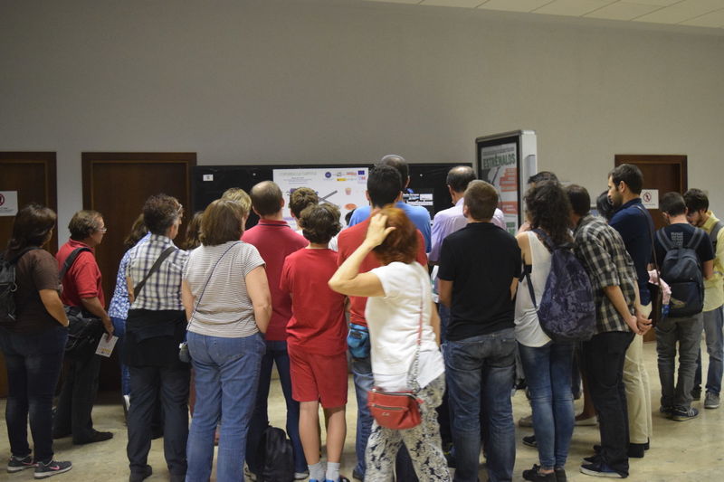 File:Lw NocheInvestigadores-Madrid2015-2.jpeg