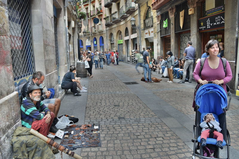 File:Bilbao-Aug15-18.jpg