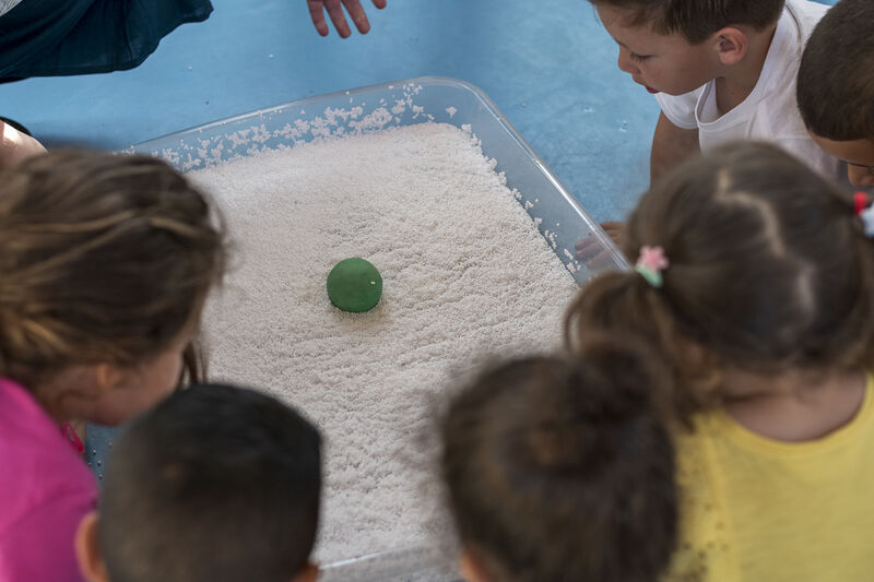 File:2024-Virgen del Rosario-infantil-taller ondas.jpg
