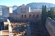 Inside the Alhambra: the Alcazaba, the military residential area where lived the soldiers defending the Sultan and the palace. This is the oldest part.