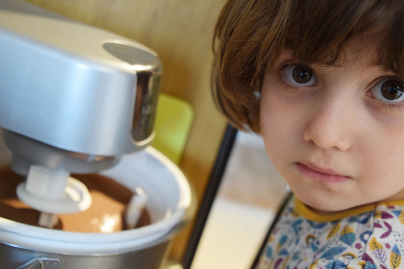File:Julia-glace-chocolat.jpg