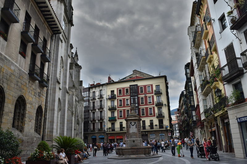 File:Bilbao-Aug15-16.jpg